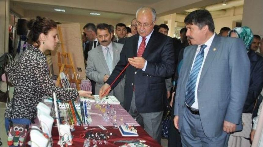 Manisa Eğitim K&uuml;lt&uuml;r Ve Sanat Şenliği Başladı