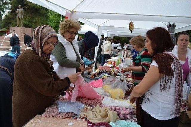 Görme Engelli Öğrenciler, Lösemili Kardeşleri İçin Kermes Düzenledi