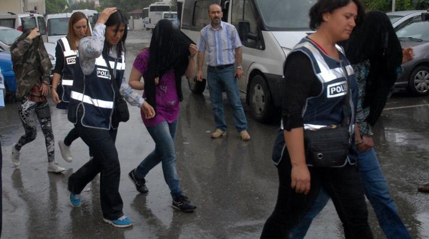 Masaj Salonlarına Fuhuş Baskını