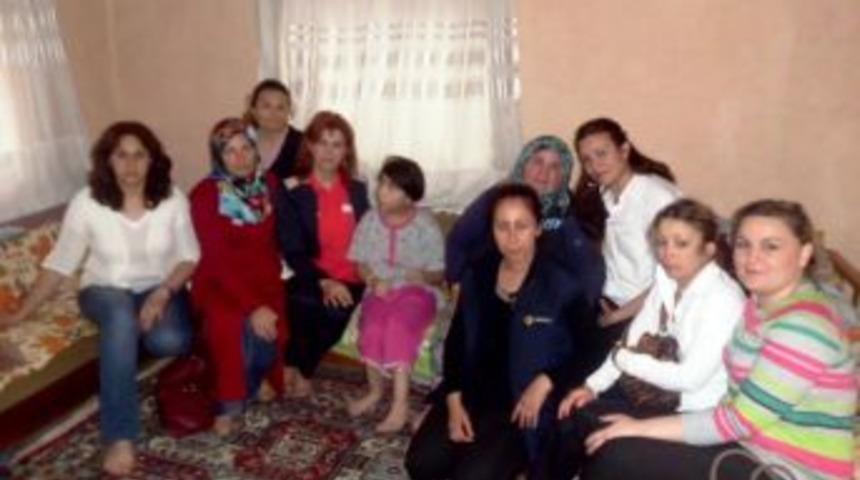 Ayvalıklı Ak Kadınlar Engellileri Unutmadı