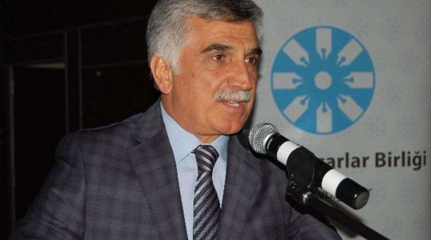 T&uuml;rkiye Yazarlar Birliği Adıyamanlıları Şiirle Buluşturdu