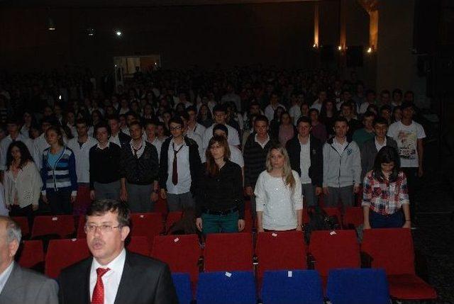 Yazar Yavuz Bahadıroğlu Biga’da Konferans Verdi