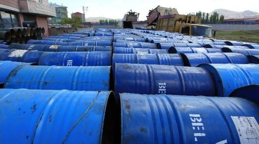 Van Belediyesi 4 Bin Adet &Ccedil;&ouml;p Bidonunun Dağıtımına Başladı