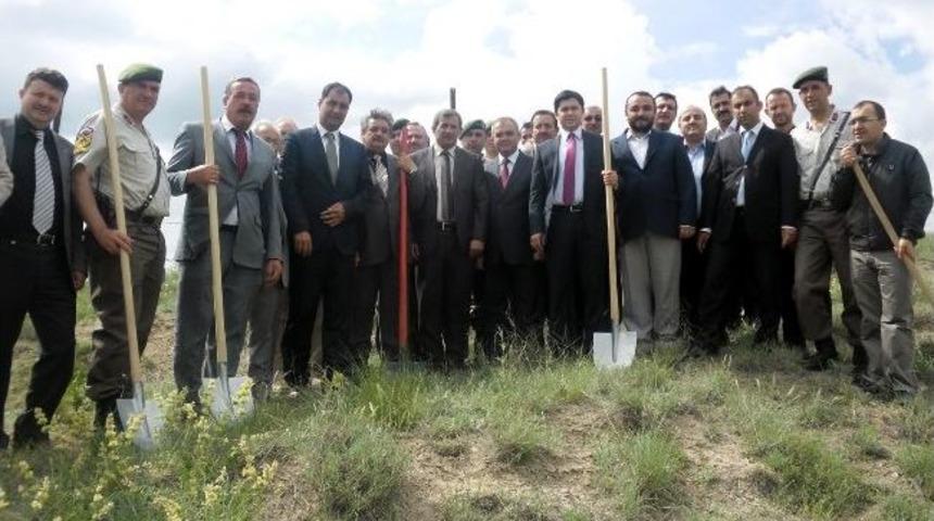 Balışeyh'te Kaymakam Ve Kurum Amirleri Fidan Dikti