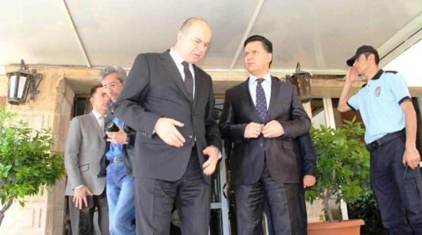 Emniyet Genel M&uuml;d&uuml;r&uuml; Kılı&ccedil;lar, Mardin Valisi Ayvaz&rsquo;ı Ziyaret Etti