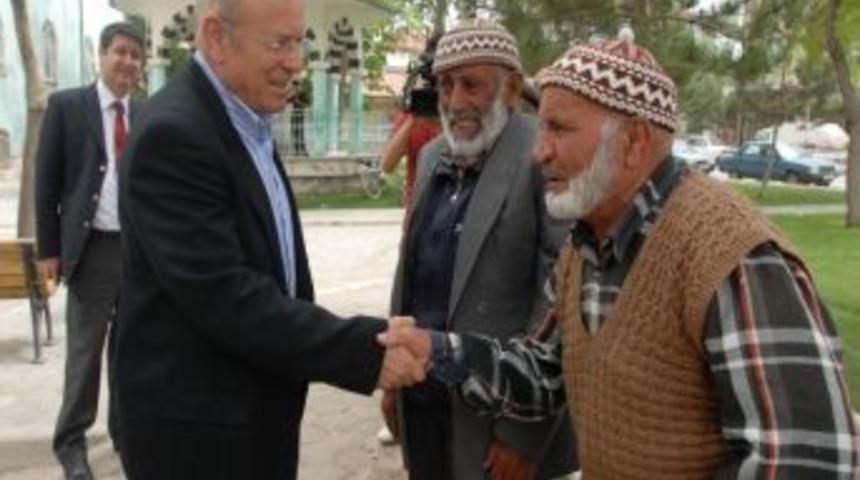 Karaman Belediyesi Yaşlı Ve Kimsesizleri Unutmuyor