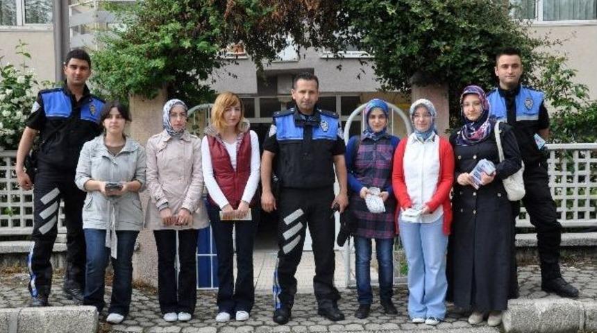 Polis Vatandaşları Bu Kez &Ouml;ğrencilerle Uyardı