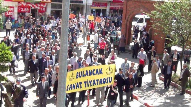 Mürsel Gülmez Tiyatro Festivali Başladı