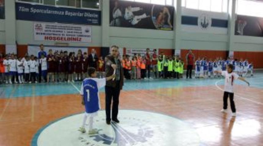 &Ccedil;ocuklar 'Mendilkapmaca Ve Seksek Turnuvası'nda M&uuml;cadele Edecek