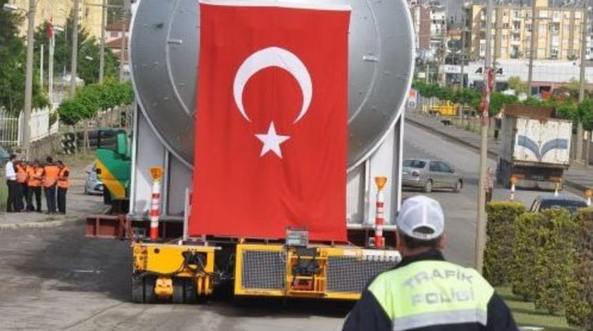 Dev Kazanı Taşıyan TIR, Aliağa'dan Yola Çıktı