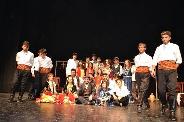 Gençlik Tiyatro Festivali Başladı