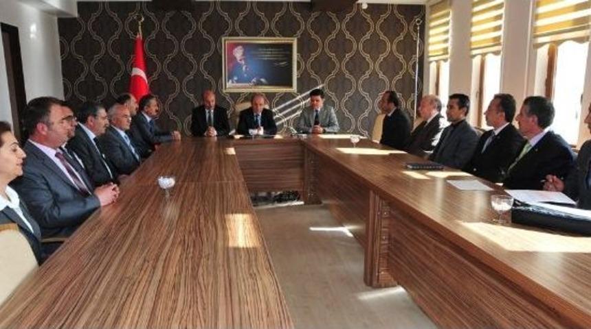 Vali &Ouml;zt&uuml;rk'ten Milli Eğitime Veda Ziyareti