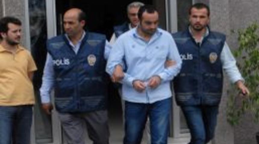 &Ccedil;ift Tabancalı Cinayet Zanlısı İzmir'de Yakalandı