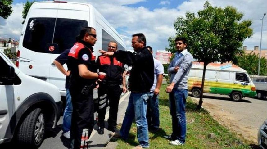 Trafik Magandaları Polis Ve Gazeteciye Saldırdı