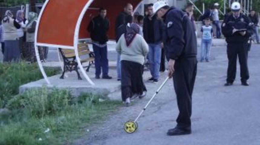 Minib&uuml;s&uuml;n Ezdiği K&uuml;&ccedil;&uuml;k &Ccedil;ocuk Hayatını Kaybetti