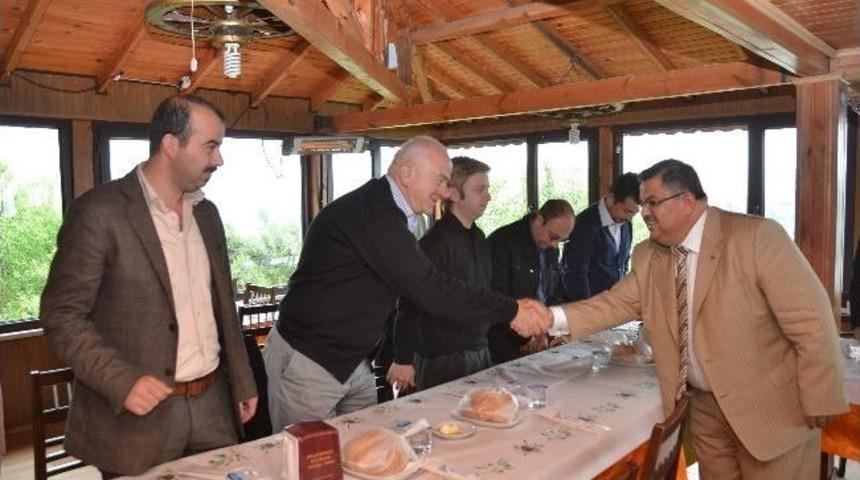 Yağcı, Mimar Ve M&uuml;hendislerle Kahvaltıda Buluştu