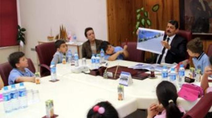 &Ouml;ğrenciler Başkanlık Makamında