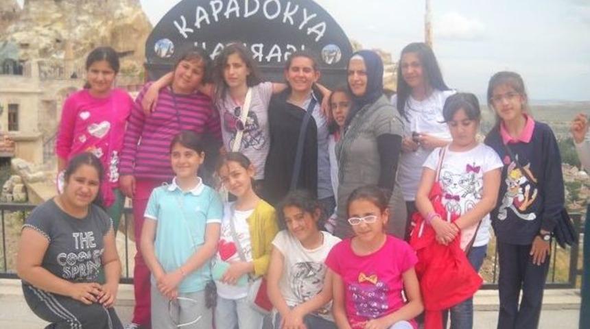 &Ouml;ğrenciler Tarihi Yerleri Gezdi