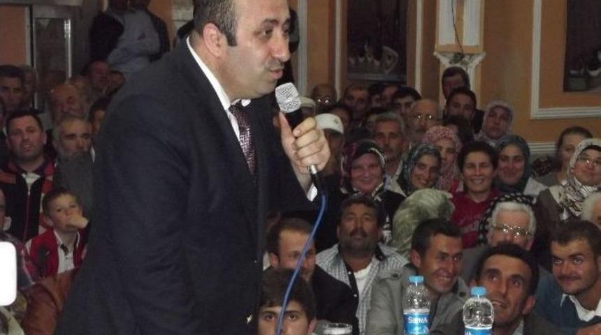 İlahiyat&ccedil;ı D&ouml;ngeloğlu Şark&ouml;y'de Konferans Verdi