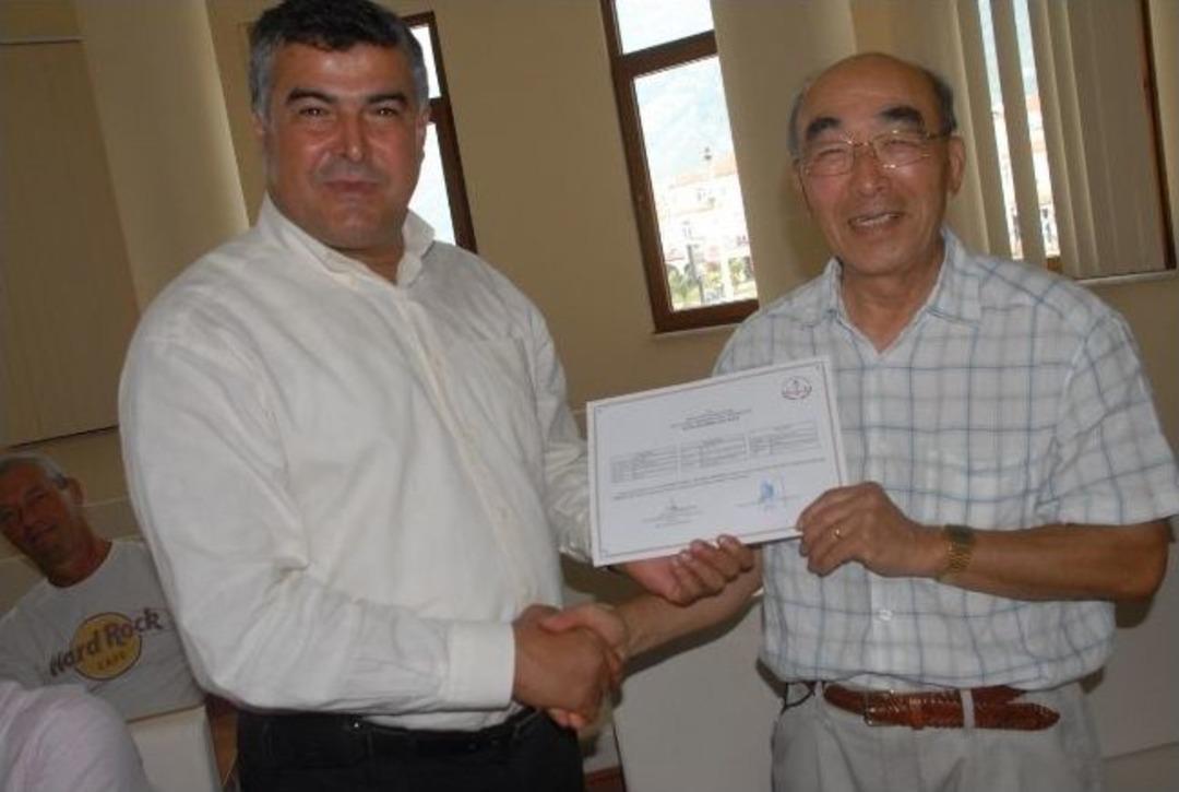 Bizim İngilizler T&uuml;rk&ccedil;e &Ouml;ğrendi