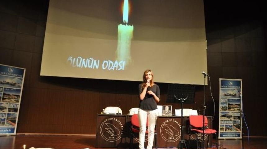 D&uuml;zce&rsquo;de Necip Fazıl Kısak&uuml;rek Şiirlerle Anıldı