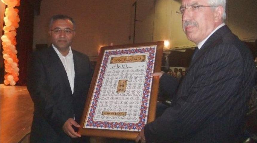 Vali &Ccedil;ift&ccedil;i, M&uuml;ft&uuml; &Uuml;sk&uuml;l&uuml;pl&uuml; Ve Din G&ouml;revlileri İle Vedalaştı