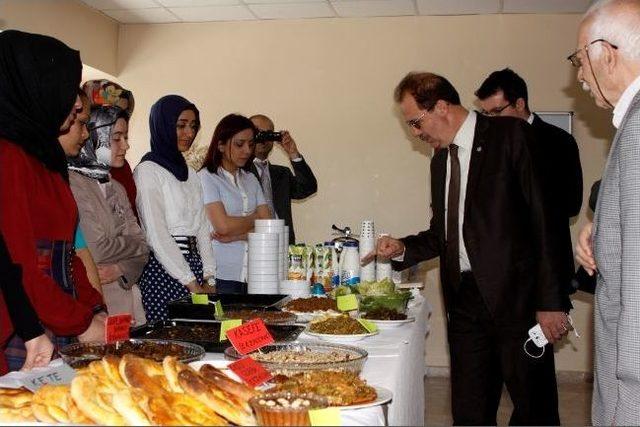 Bayburt Üniversitesi Gıda Mühendisliği Bölümü Öğrencilerinin “ı. Geleneksel Ürünler Günü” Etkinliği Ziyafete Dönüştü