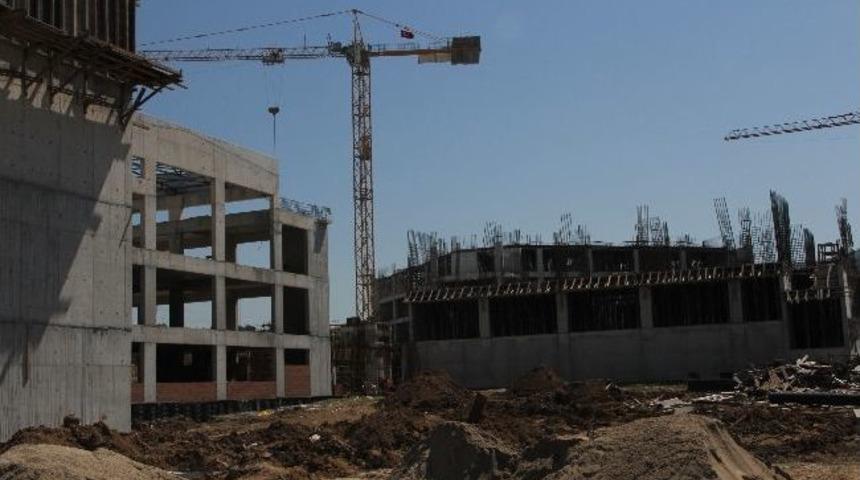 İlahiyat Fakültesinde Çalışmalar Devam Ediyor