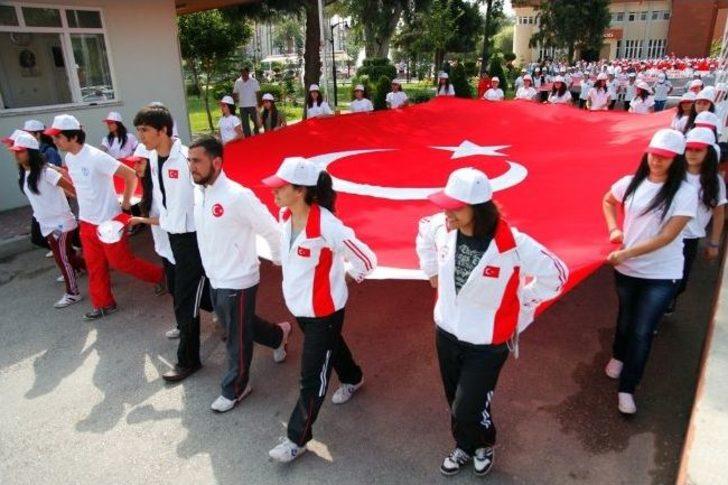 Adana’da Gençler Ata’ya Yürüdü G4