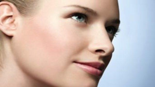 8. Ege Dermatoloji Günleri'ne Katılan Corena, Kortizonsuz Ürünleriyle Büyük İlgi Topladı