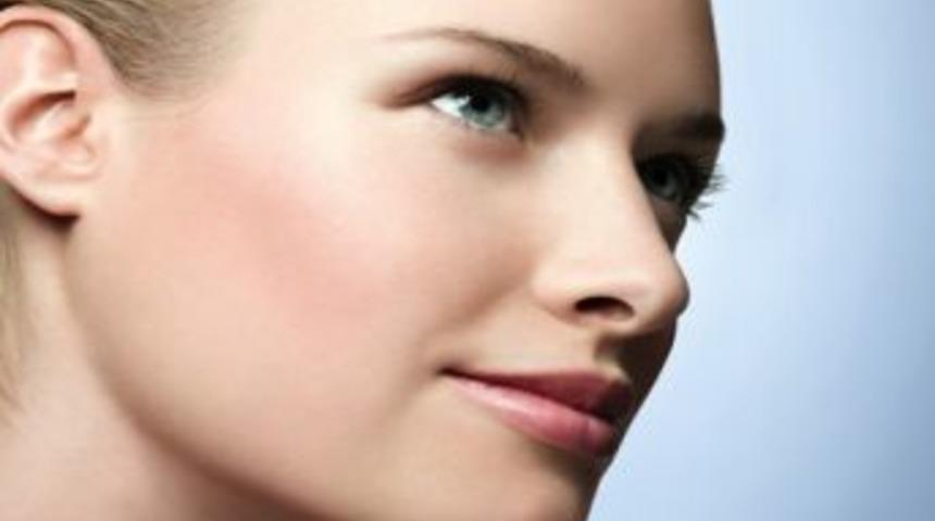 8. Ege Dermatoloji G&uuml;nleri'ne Katılan Corena, Kortizonsuz &Uuml;r&uuml;nleriyle B&uuml;y&uuml;k İlgi Topladı