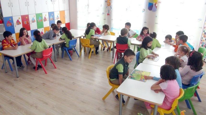 İlkokul &Ouml;ğrencileri &Ouml;ğretmenlik Yapıyor