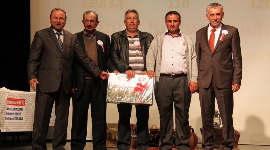 &Ccedil;ift&ccedil;iler Tarlada Değil Masada Ter D&ouml;kt&uuml;