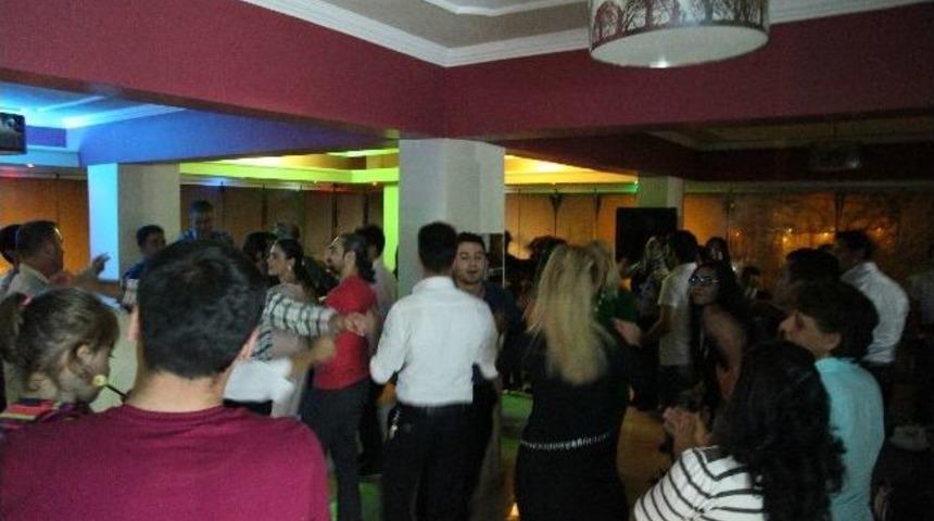 Varto&rsquo;da "hemşireler Haftası" Halaylarla Kutlandı