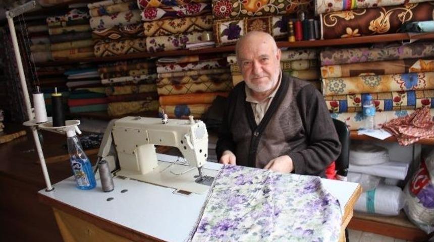 60 Yıldır Tezgahlarının Başındalar