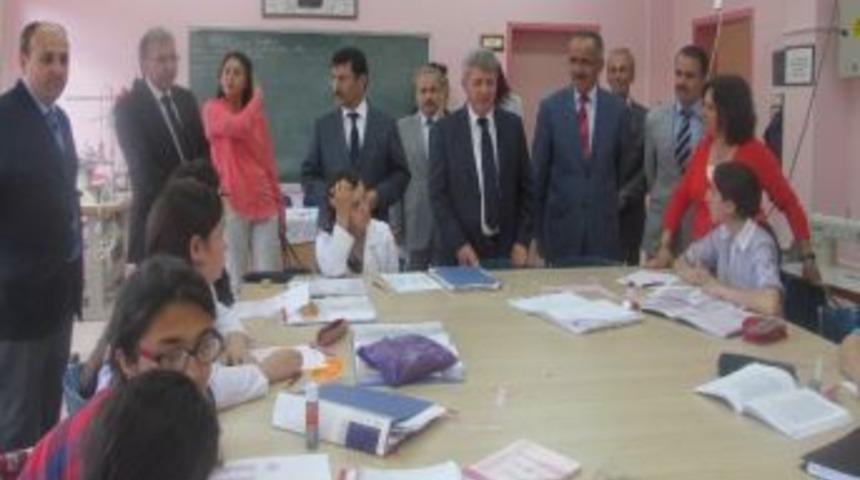 Gemlik Kız Meslek Lisesi&rsquo;ne Kalite &Ouml;d&uuml;l&uuml;