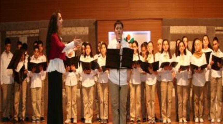 Toros Kaynak T&uuml;rk&uuml; Ile Şiir Gecesi D&uuml;zenledi