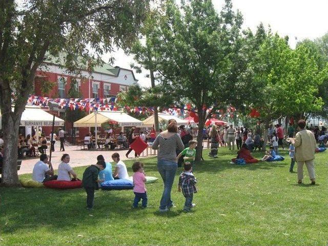 Bah&ccedil;eşehir Koleji&rsquo;nde Bahar Şenliği 1