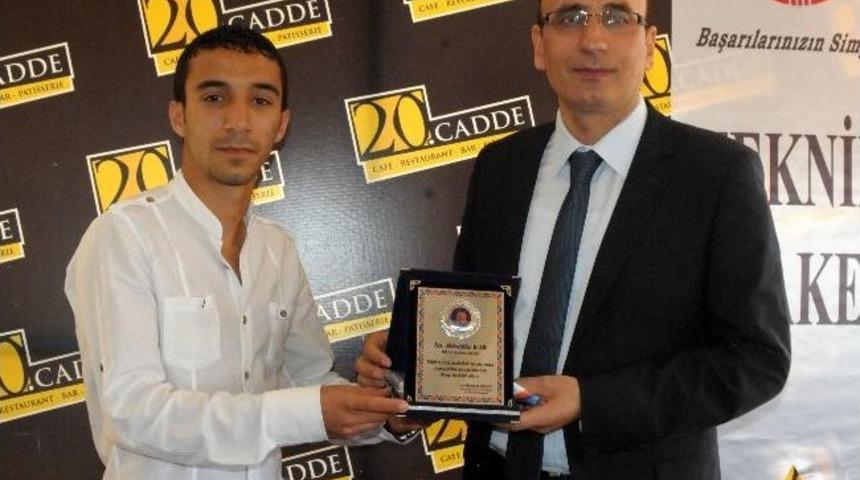 Mersin B&uuml;y&uuml;kşehir Belediyesi&rsquo;nden İha&rsquo;ya Plaket