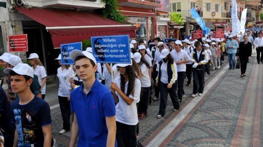 Gençlik Haftası Gençlik Yürüyüşü İle Başladı