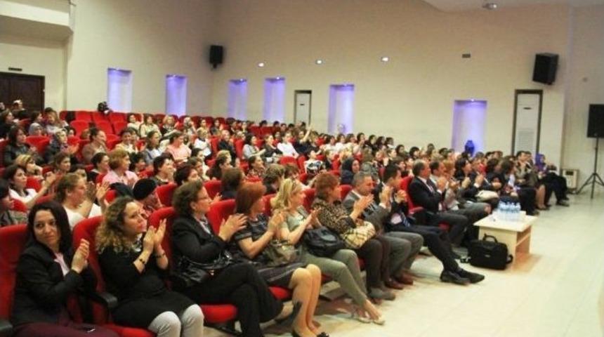 Meslekte 30 Yılı Dolduran Hemşirelere &Ouml;d&uuml;l