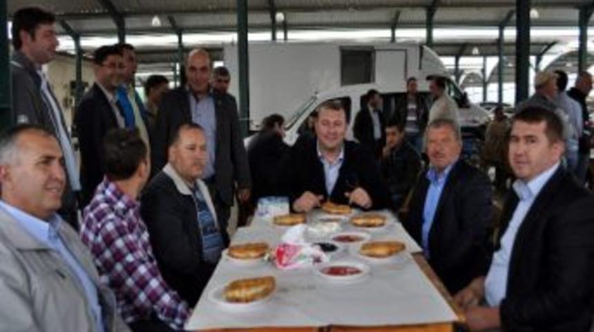 &Ccedil;ift&ccedil;iler G&uuml;n&uuml;nde Lokma D&ouml;k&uuml;ld&uuml;