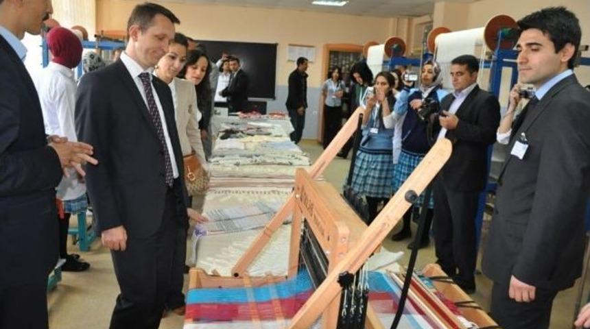 Patnos Kız Teknik Ve Meslek Lisesi&rsquo;ne Yeni B&ouml;l&uuml;mler