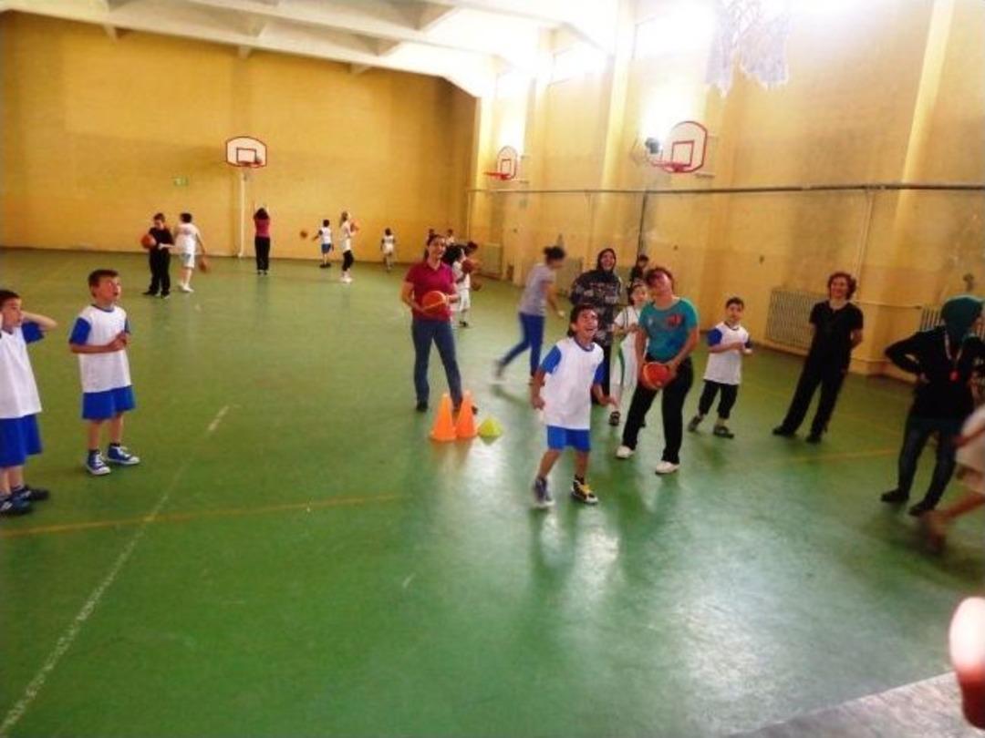 Gen&ccedil;lik Spor Basketbol Kul&uuml;b&uuml; Anneler G&uuml;n&uuml;n&uuml; Unutmadı