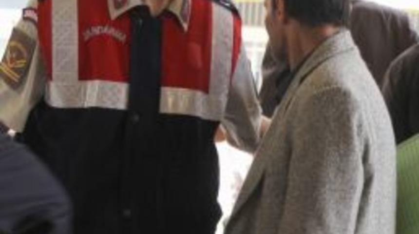 Otomobilden Hırsızlık Yapan Şahıs Yakalandı