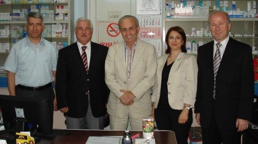 Eczacılar Gününde Emektar Ezcacıya Ziyaret