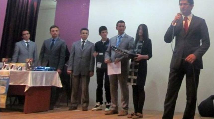 &lsquo;erciş Okuyor&rsquo; Yarışmasının Finali Yapıldı