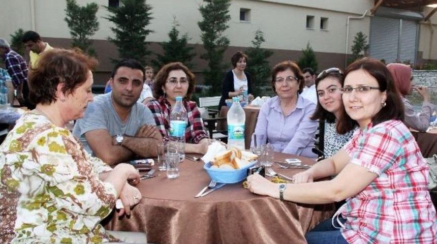 Belediye &Ccedil;alışanları Yemekte Buluştu