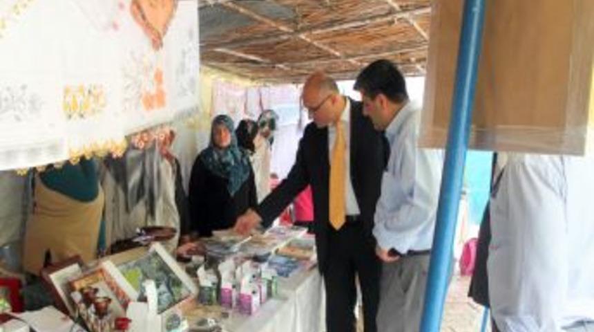 Osman Hulusi Efendi Vakfı'ndan &Ouml;ğrenciler Yararına Kermes