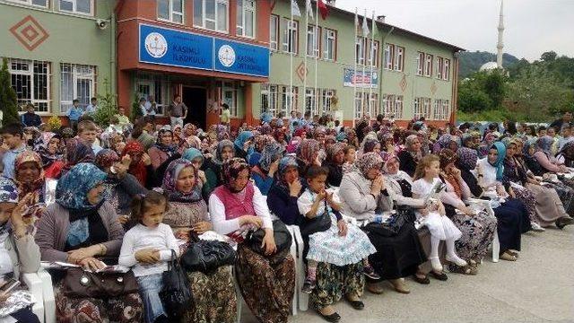 Alaplı’da Yılın Annesi Seçildi